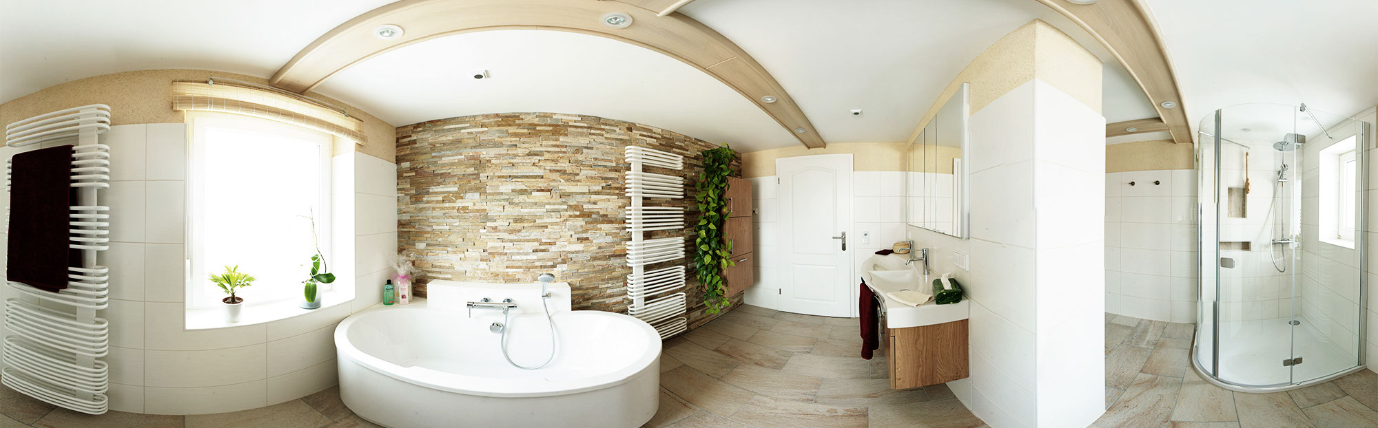 Werbung für einen Handwerksbetrieb in Hof an der Saale - Innenraumpanorama als HDR Aufnahme eines Bades